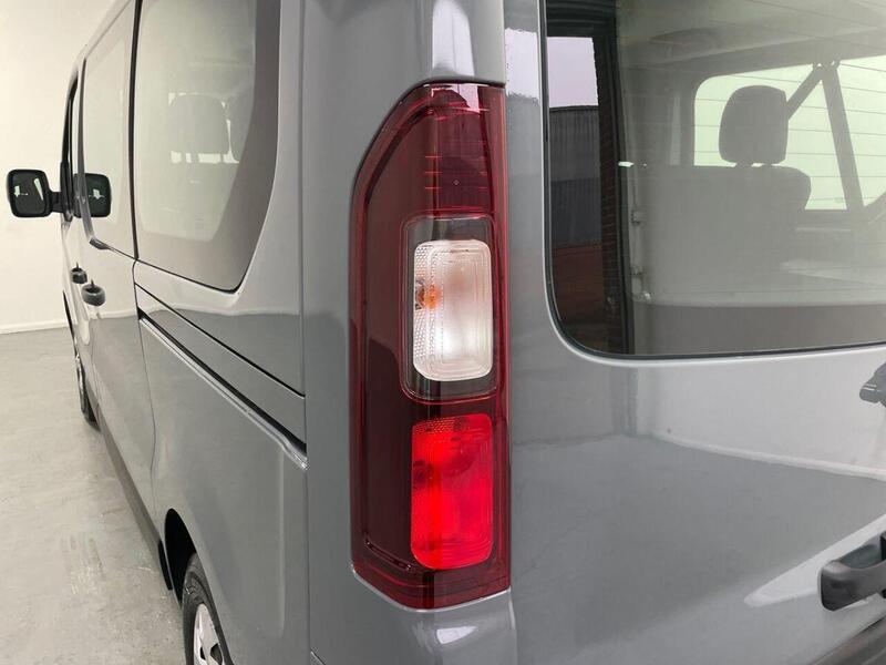 Renault Trafic 2.0 dCi SL28 Advance EDC L1 H1 Euro 6 (s/s) 5dr (9 Seat)