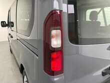 Renault Trafic Trafic 2.0 dCi SL28 Advance EDC L1 H1 Euro 6 (s/s) 5dr (9 Seat) 
