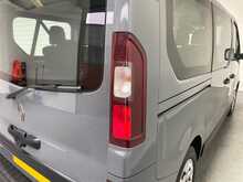 Renault Trafic Trafic 2.0 dCi SL28 Advance EDC L1 H1 Euro 6 (s/s) 5dr (9 Seat) 