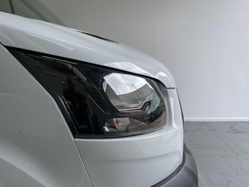 Ford Transit 2.0 350 EcoBlue Leader Chassis Cab 2dr Diesel Manual FWD L4 Euro 6 (s/s) (130 ps)