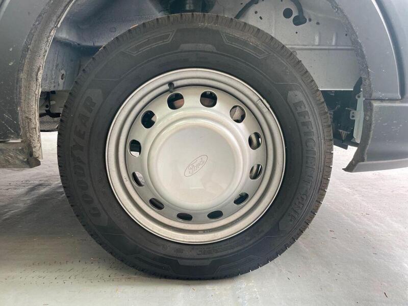 Ford Transit 2.0 350 EcoBlue Leader Chassis Cab 2dr Diesel Manual FWD L4 Euro 6 (s/s) (130 ps)