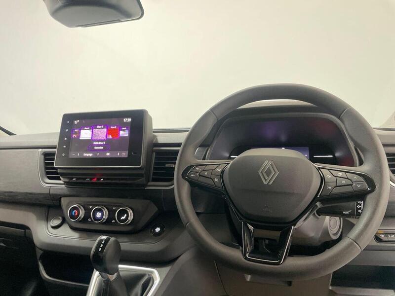 Renault Trafic E-Tech SL30 52kWh Advance Panel Van 5dr Electric Auto L1 H1 (122 ps)