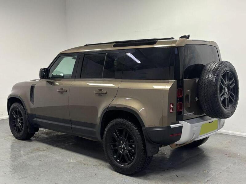 Land Rover Defender 110 3.0 D250 MHEV SE Hard Top SUV Auto 4WD MWB Euro 6 (s/s) 5dr