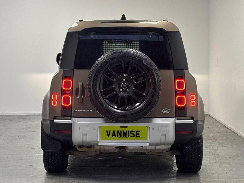 Land Rover Defender 110 3.0 D250 MHEV SE Hard Top SUV Auto 4WD MWB Euro 6 (s/s) 5dr