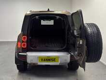 Land Rover Defender 110 Defender 110 3.0 D250 MHEV SE Hard Top SUV Auto 4WD MWB Euro 6 (s/s) 5dr 