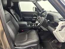 Land Rover Defender 110 Defender 110 3.0 D250 MHEV SE Hard Top SUV Auto 4WD MWB Euro 6 (s/s) 5dr 