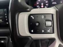 Land Rover Defender 110 Defender 110 3.0 D250 MHEV SE Hard Top SUV Auto 4WD MWB Euro 6 (s/s) 5dr 