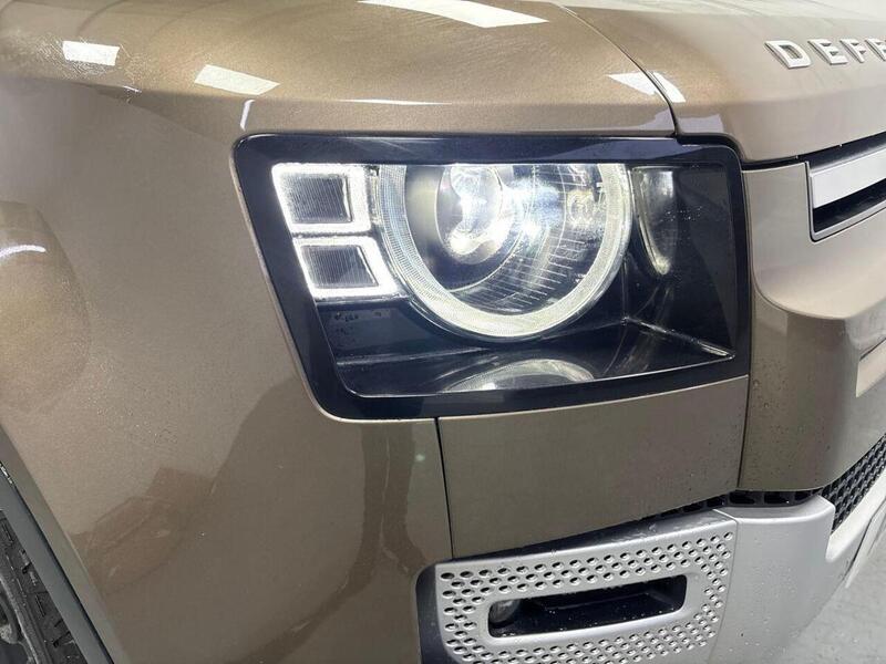 Land Rover Defender 110 3.0 D250 MHEV SE Hard Top SUV Auto 4WD MWB Euro 6 (s/s) 5dr