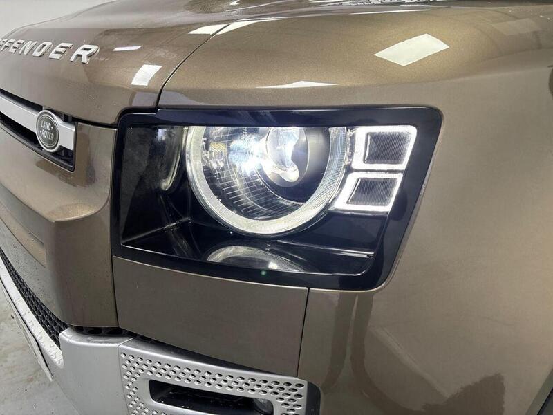 Land Rover Defender 110 3.0 D250 MHEV SE Hard Top SUV Auto 4WD MWB Euro 6 (s/s) 5dr