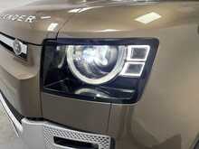 Land Rover Defender 110 Defender 110 3.0 D250 MHEV SE Hard Top SUV Auto 4WD MWB Euro 6 (s/s) 5dr 