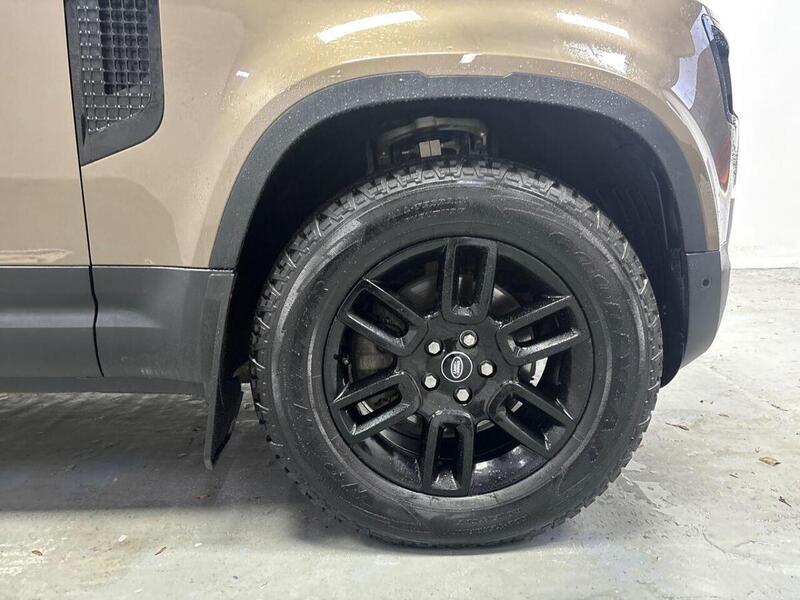 Land Rover Defender 110 3.0 D250 MHEV SE Hard Top SUV Auto 4WD MWB Euro 6 (s/s) 5dr