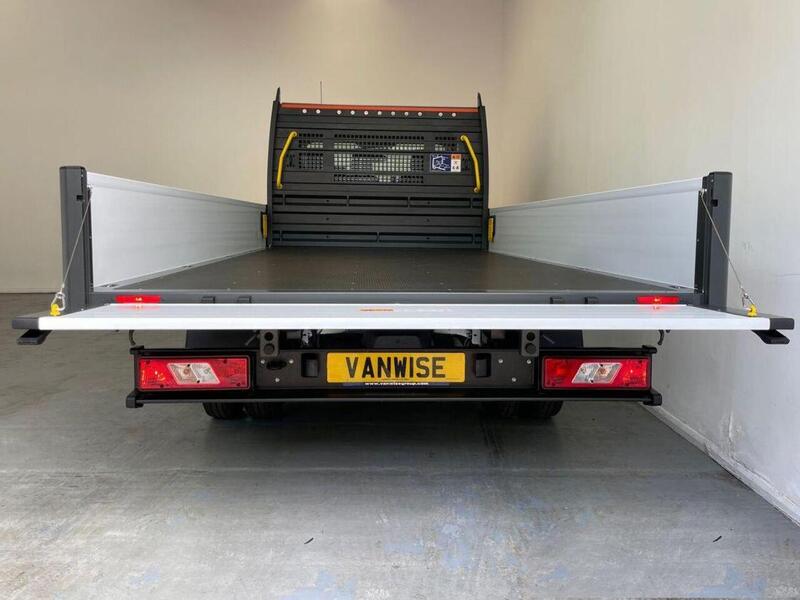 Ford Transit 2.0 350 EcoBlue Leader Chassis Cab 2dr Diesel Manual RWD L4 Euro 6 (s/s) (130 ps)