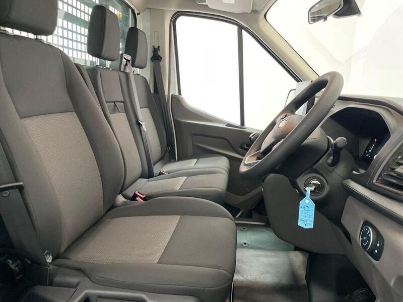 Ford Transit 2.0 350 EcoBlue Leader Chassis Cab 2dr Diesel Manual RWD L4 Euro 6 (s/s) (130 ps)