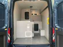 Ford Transit 2.0 350 EcoBlue MHEV Leader RWD L4 H3 Euro 6 (s/s) 5dr 