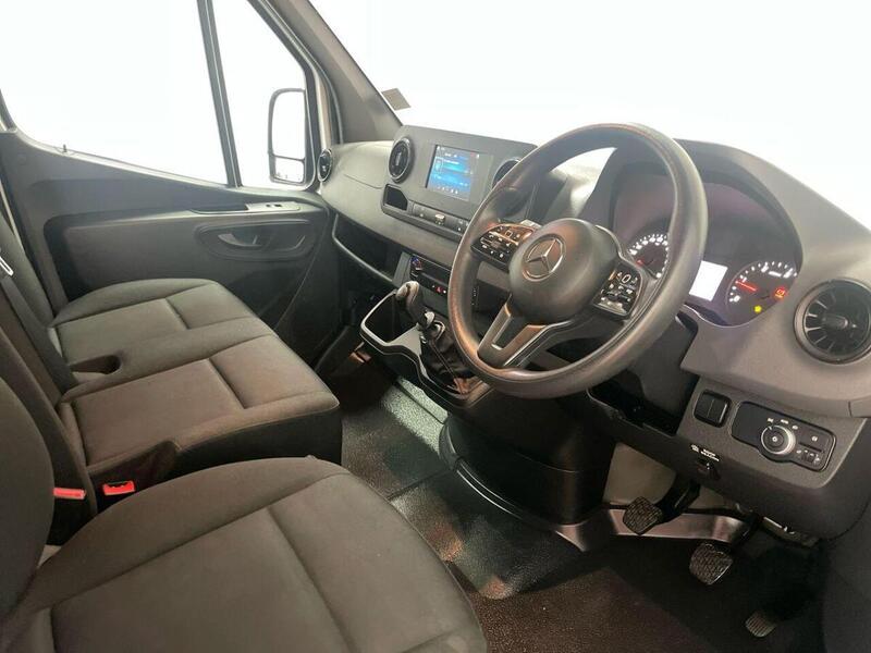 Mercedes-Benz Sprinter 2.0 315 CDI Progressive RWD L3 H2 Euro 6 (s/s) 5dr