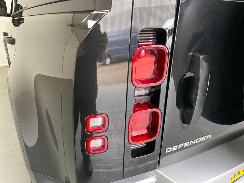 Land Rover Defender 110 3.0 D250 MHEV Hard Top SUV Auto 4WD MWB Euro 6 (s/s) 5dr