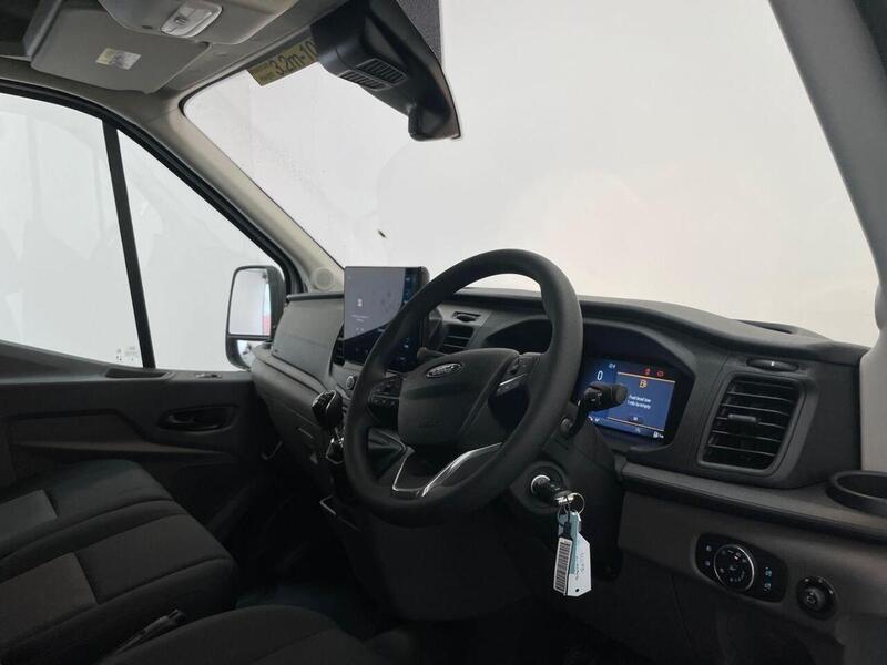 Ford Transit 2.0 350 EcoBlue Leader Chassis Cab 2dr Diesel Manual RWD L4 Euro 6 (s/s) (130 ps)