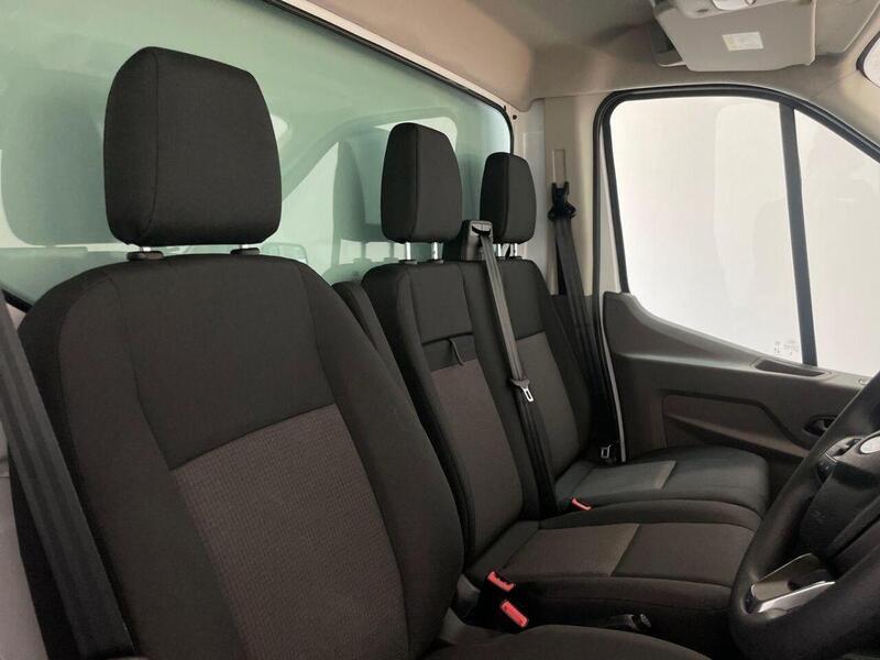 Ford Transit 2.0 350 EcoBlue Leader Chassis Cab 2dr Diesel Manual RWD L4 Euro 6 (s/s) (130 ps)