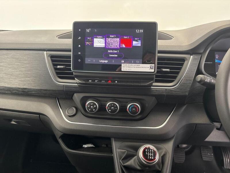 Renault Trafic 2.0 dCi 30 Red Edition LWB Euro6 (9Seat)