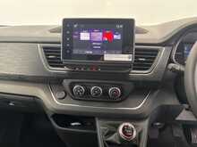 Renault Trafic 2.0 dCi 30 Red Edition LWB Euro6 (9Seat) 
