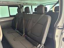 Renault Trafic 2.0 dCi 30 Red Edition LWB Euro6 (9Seat) 