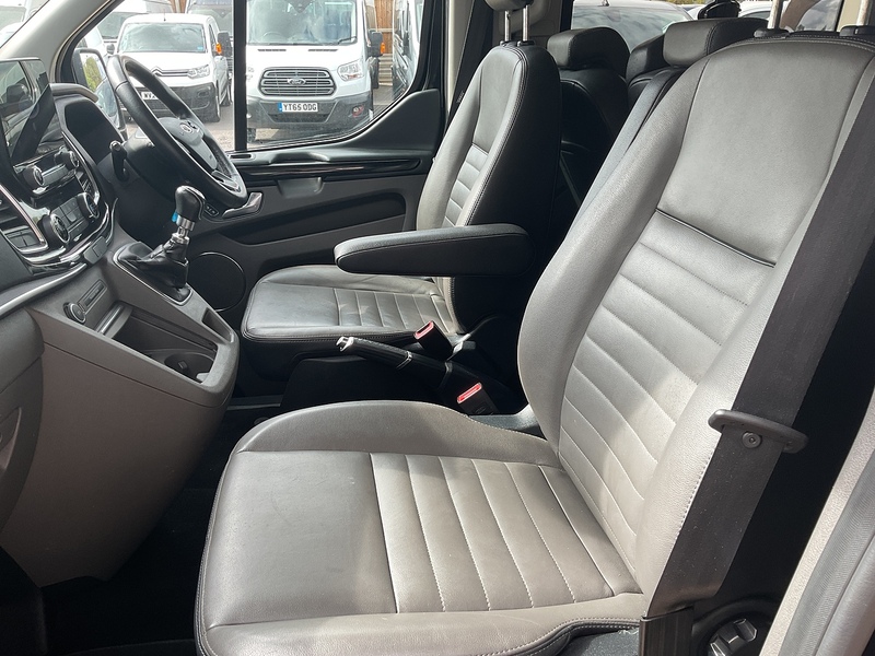 Ford 320 EcoBlue Titanium X LWB L/R EURO 6