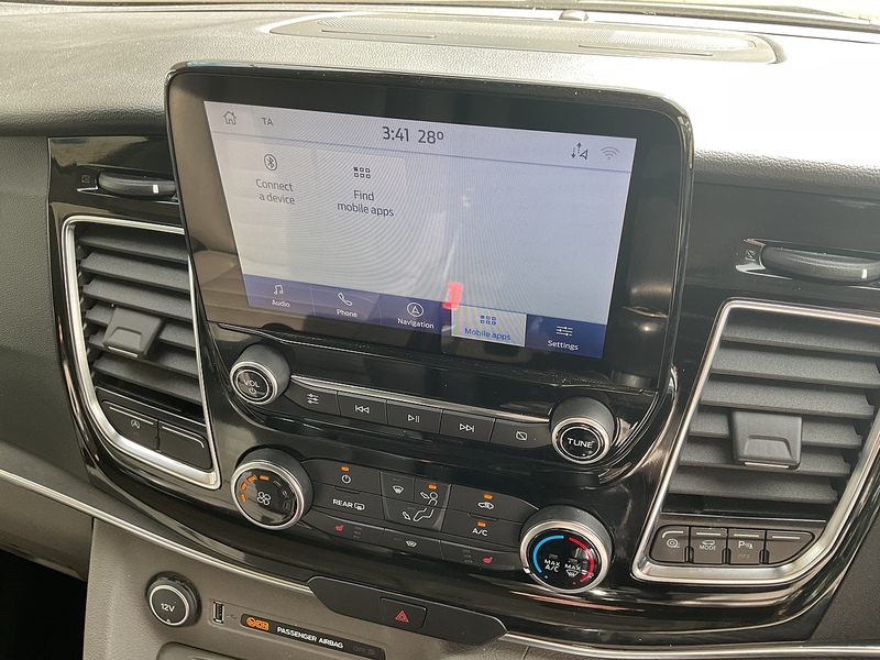 Ford 320 EcoBlue Titanium X LWB L/R EURO 6