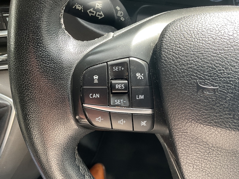 Ford 320 EcoBlue Titanium X LWB L/R EURO 6