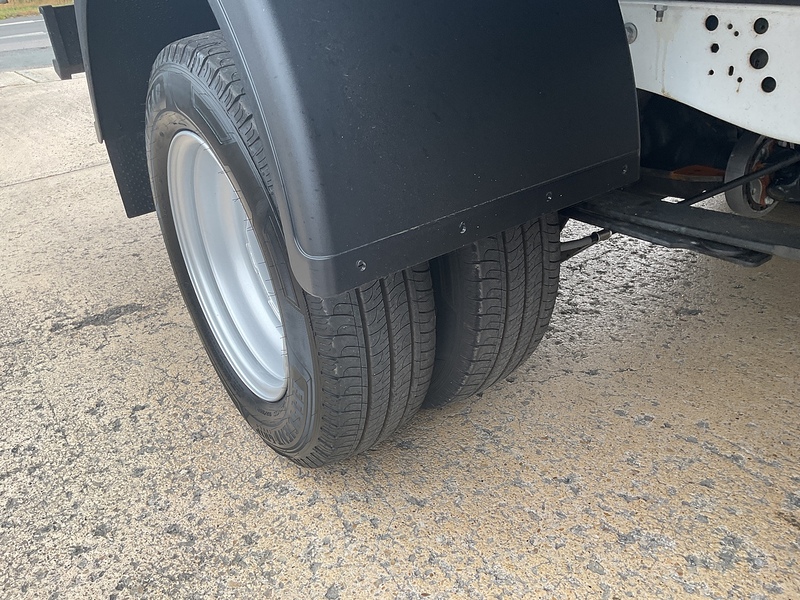 Ford 350 EcoBlue Leader Luton 130ps A/C L=13ft 5