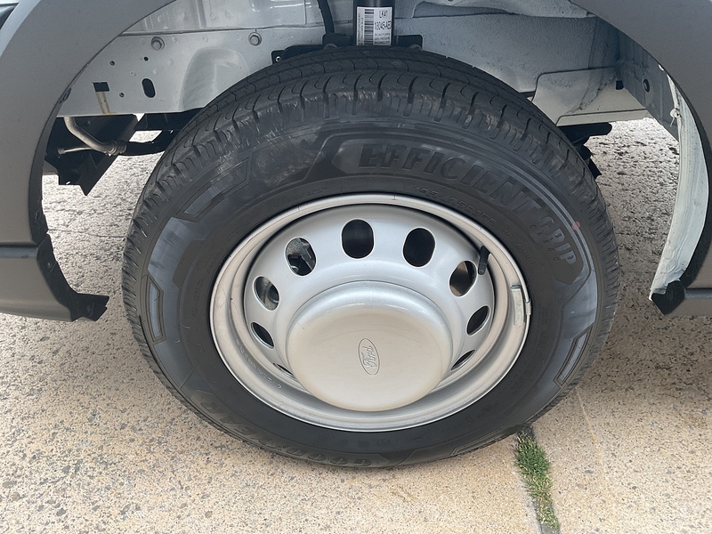 Ford 350 EcoBlue Leader Luton 130ps A/C L=13ft 5