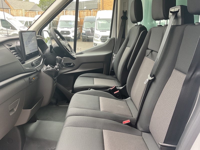 Ford 350 EcoBlue Leader Luton 130ps A/C L=13ft 5