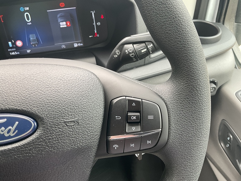 Ford 350 EcoBlue Leader Luton 130ps A/C L=13ft 5