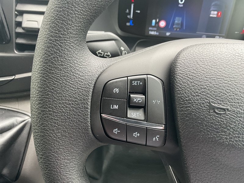 Ford 350 EcoBlue Leader Luton 130ps A/C L=13ft 5