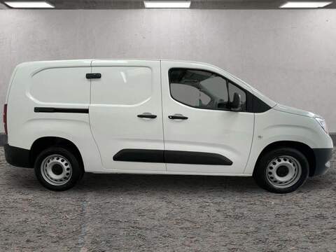 Vauxhall Combo, Combo Turbo D 2300 Edition L2 H1 LWB 1.5 100PS EURO 6