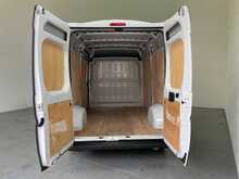 Peugeot Boxer 335 Professional Premium+ L2 H2 MWB 2.2 BlueHDi 140ps A/C EU6 