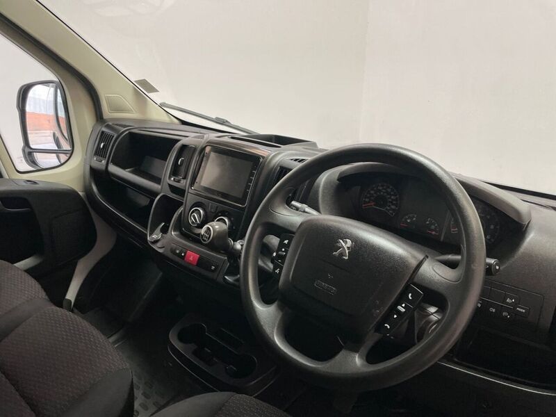 Peugeot 335 Professional Premium+ L2 H2 MWB 2.2 BlueHDi 140ps A/C EU6