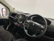 Peugeot Boxer 335 Professional Premium+ L2 H2 MWB 2.2 BlueHDi 140ps A/C EU6 