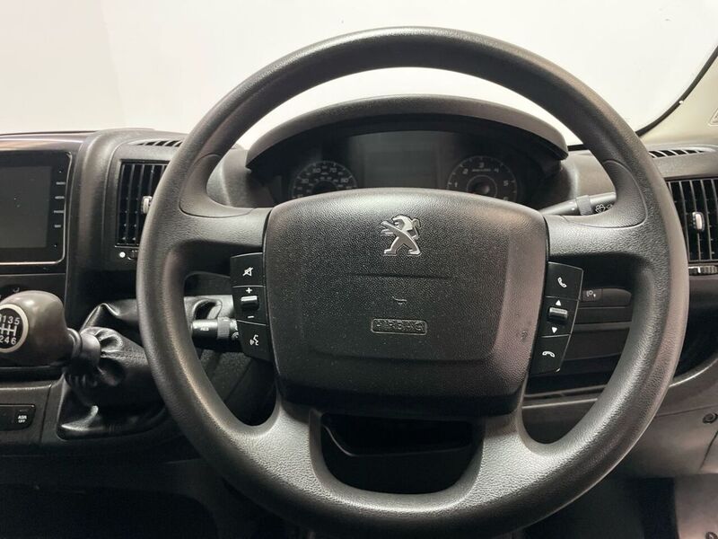 Peugeot 335 Professional Premium+ L2 H2 MWB 2.2 BlueHDi 140ps A/C EU6