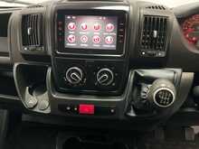 Peugeot Boxer 335 Professional Premium+ L2 H2 MWB 2.2 BlueHDi 140ps A/C EU6 