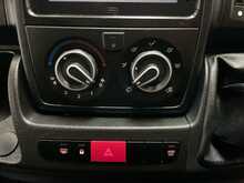 Peugeot Boxer 335 Professional Premium+ L2 H2 MWB 2.2 BlueHDi 140ps A/C EU6 