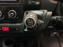 Peugeot Boxer 335 Professional Premium+ L2 H2 MWB 2.2 BlueHDi 140ps A/C EU6 