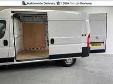 Peugeot Boxer 335 Professional Premium+ L2 H2 MWB 2.2 BlueHDi 140ps A/C EU6 