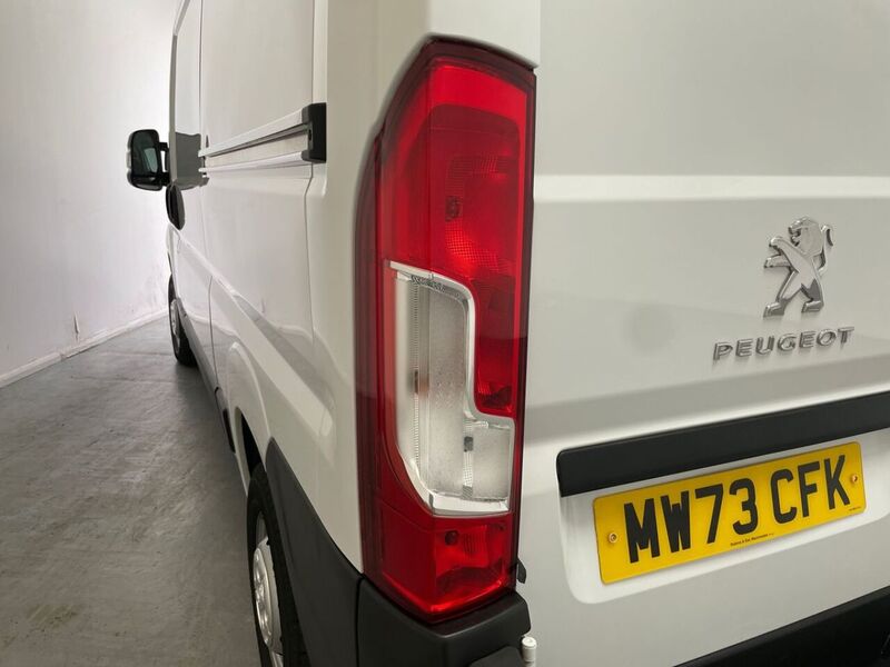 Peugeot 335 Professional Premium+ L2 H2 MWB 2.2 BlueHDi 140ps A/C EU6