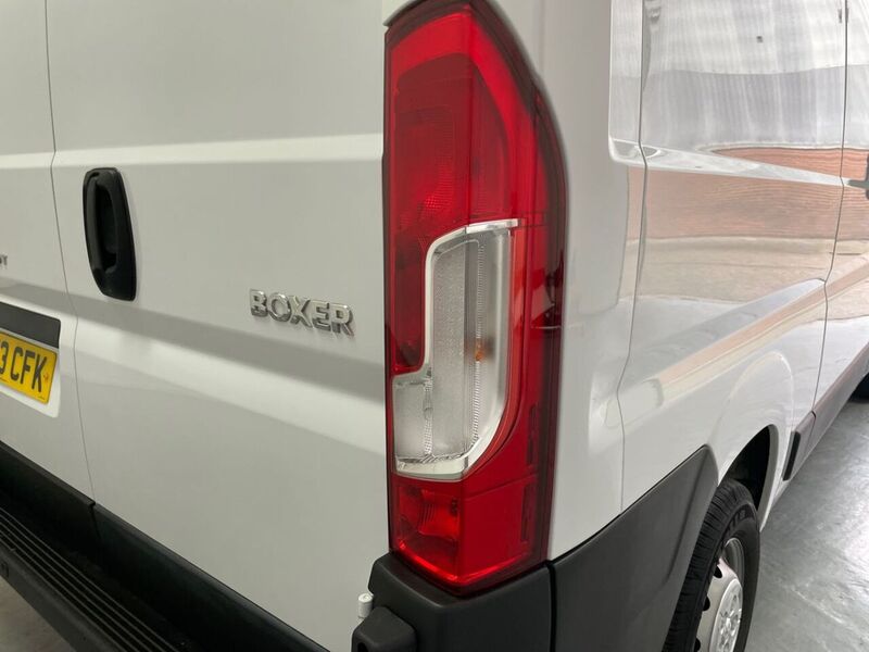 Peugeot 335 Professional Premium+ L2 H2 MWB 2.2 BlueHDi 140ps A/C EU6