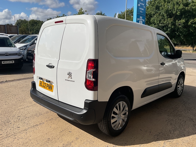 Peugeot 1.5 BlueHDi 1000 Professional Premium SWB Euro 6 100 bhp