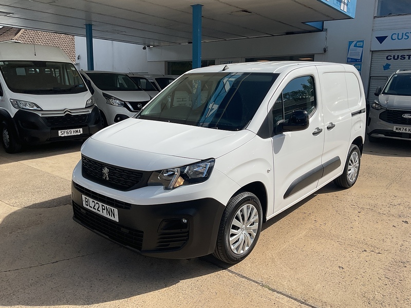 Peugeot 1.5 BlueHDi 1000 Professional Premium SWB Euro 6 100 bhp