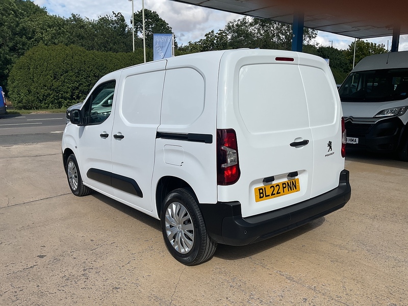 Peugeot 1.5 BlueHDi 1000 Professional Premium SWB Euro 6 100 bhp
