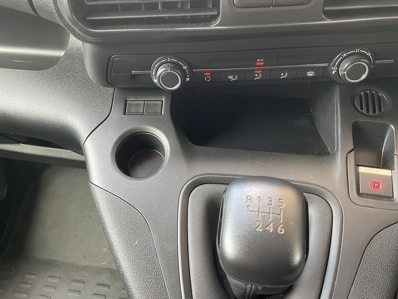 Peugeot 1.5 BlueHDi 1000 Professional Premium+ Euro 6 