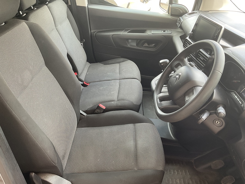 Peugeot 1.5 BlueHDi 1000 Professional Premium+ Euro 6 