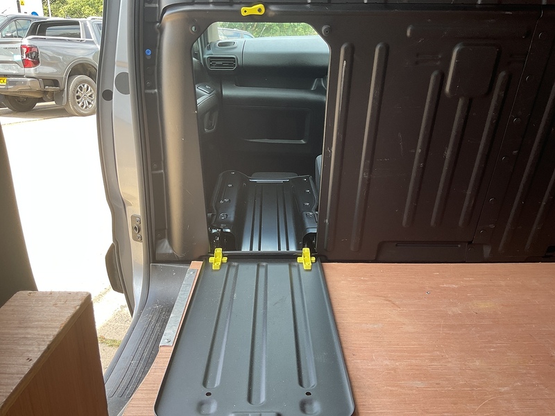 Peugeot 1.5 BlueHDi 1000 Professional Premium+ Euro 6 